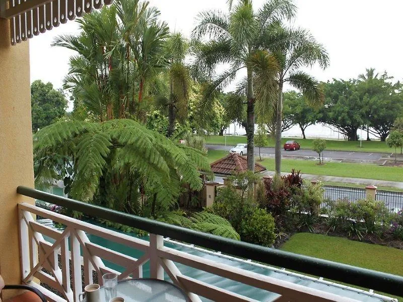 Waterfront Terraces Aparthotel Cairns