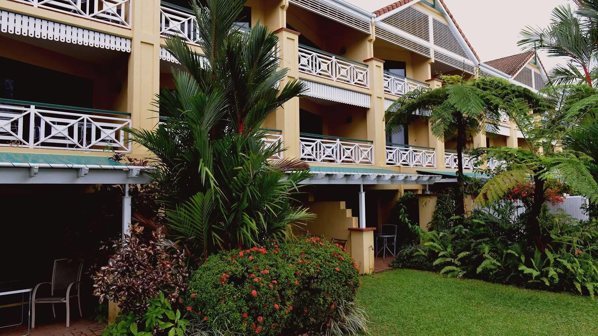 Waterfront Terraces Aparthotel Cairns