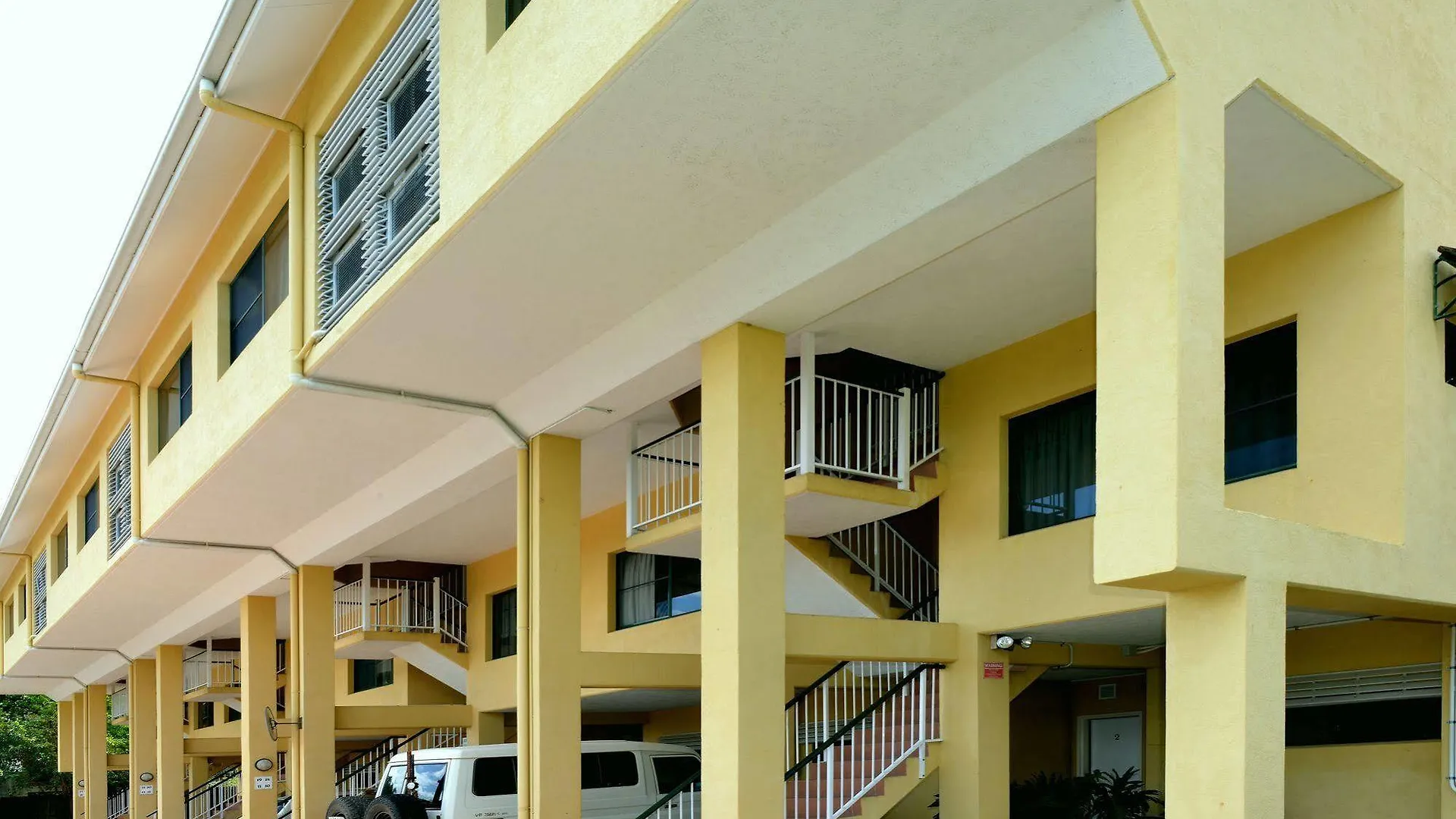 Waterfront Terraces Aparthotel Cairns