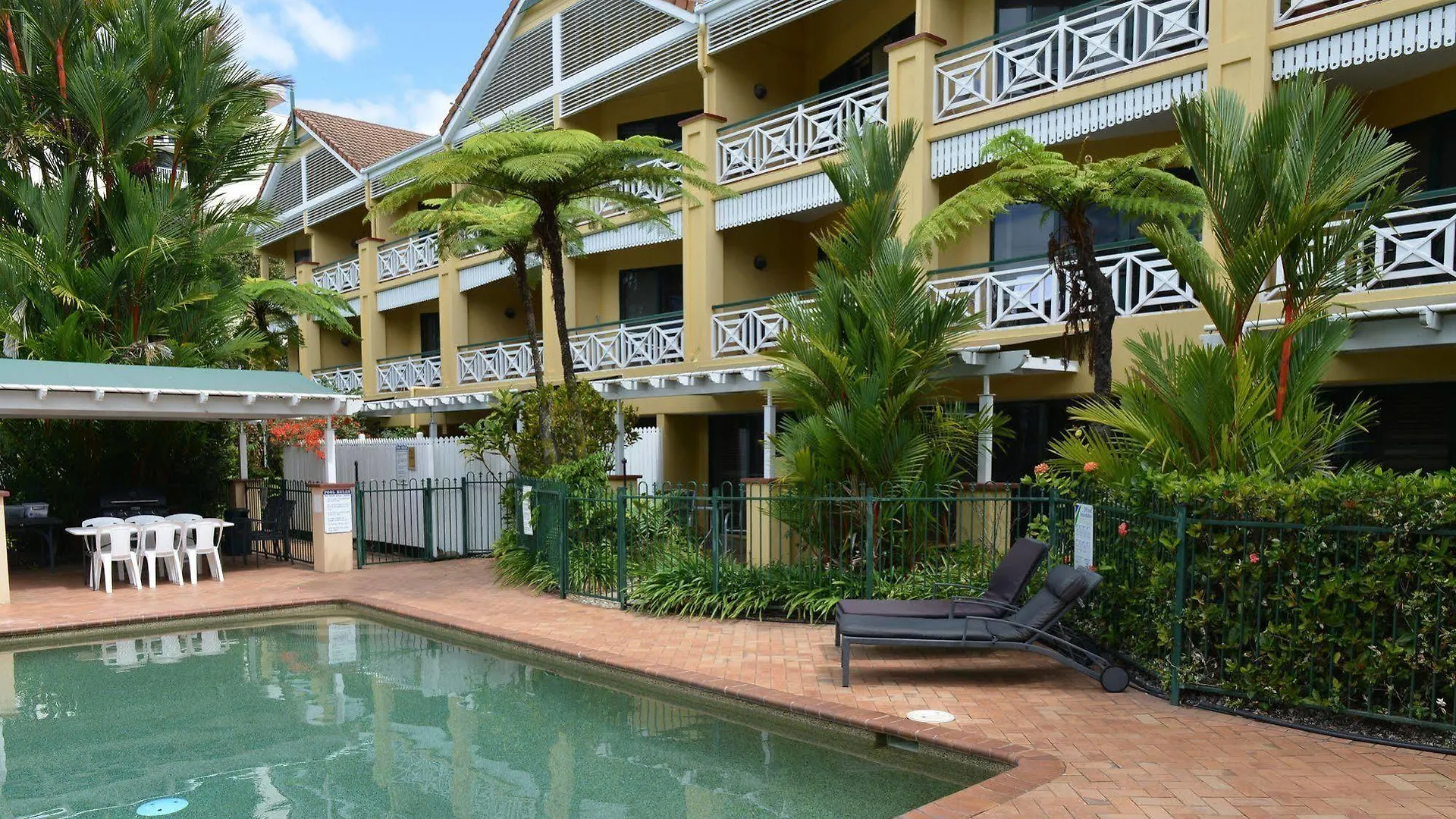 Waterfront Terraces Aparthotel Cairns 4*,  Australia